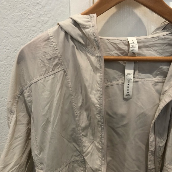 Lululemon windbreaker jacket - Picture 3 of 4